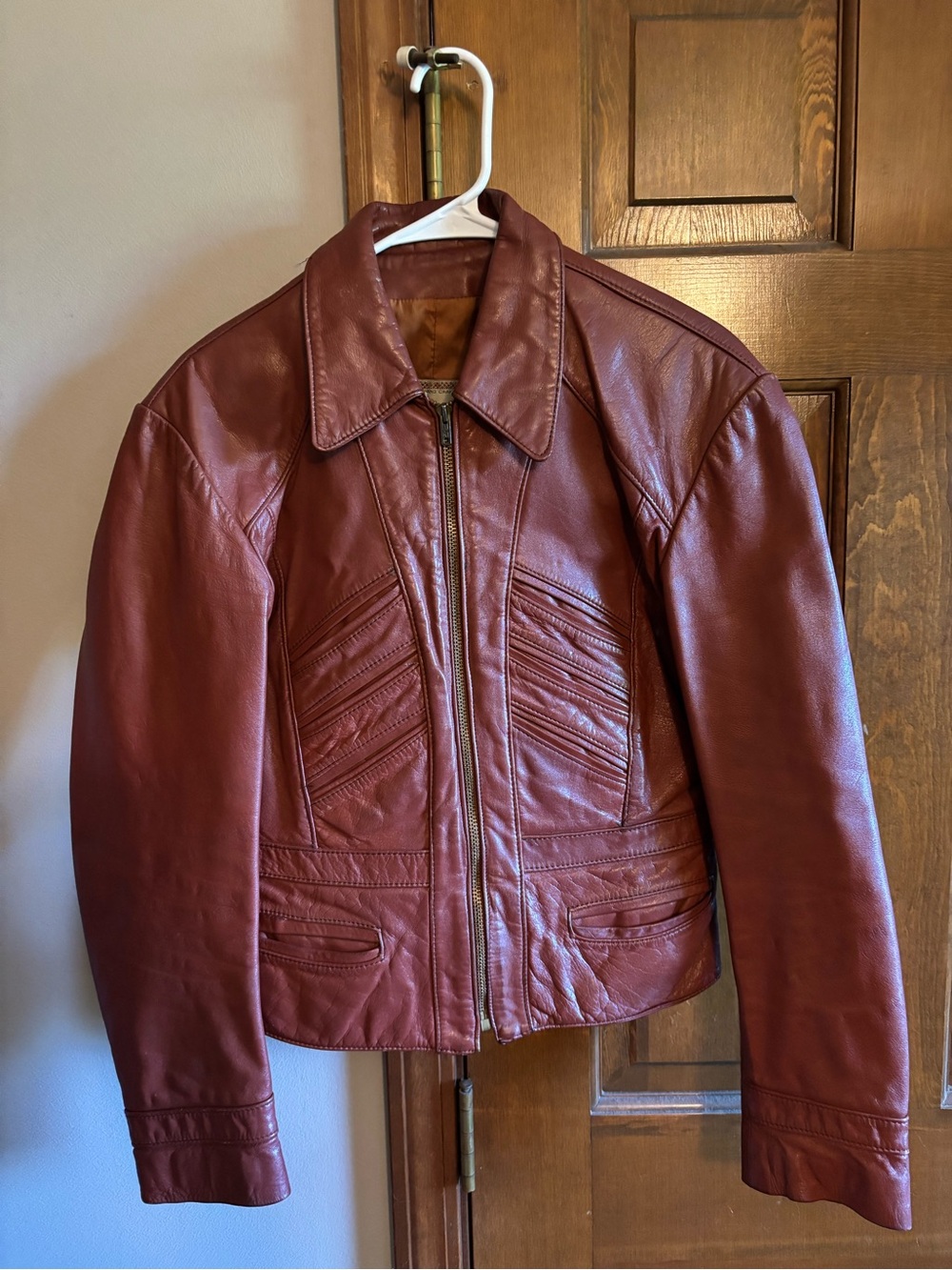 Vintage Leather Bomber Jacket - Classic Zip Front